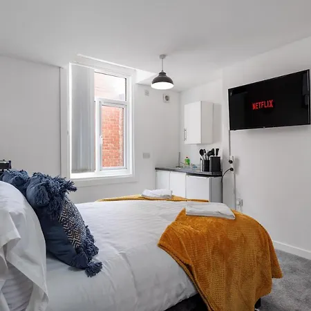 Centre 5 With Kitchenette, Free Wifi And Smart Tv With Netflix By Yoko Middlesbrough